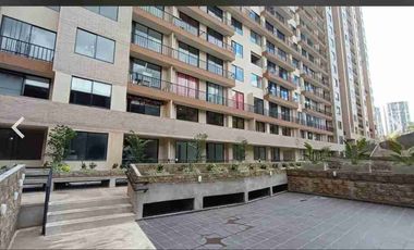 Alquilo  Por dias frente clinica ardila lule