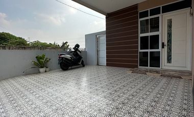 Rumah Dijual Ready Hook Dekat Al Azhar 20 Cibubur Jaktim, Murah