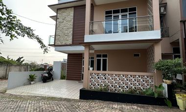 Rumah Dijual Ready Hook Dekat Al Azhar 20 Cibubur Jaktim, Murah