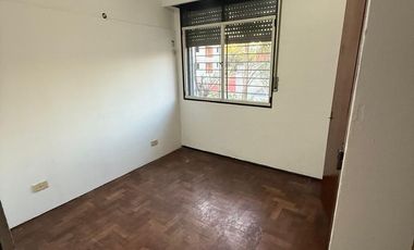 ALQUILER CASA 5 AMBIENTES CON GARAGE Y FONDO RAMOS MEJIA