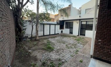 ALQUILER CASA 5 AMBIENTES CON GARAGE Y FONDO RAMOS MEJIA