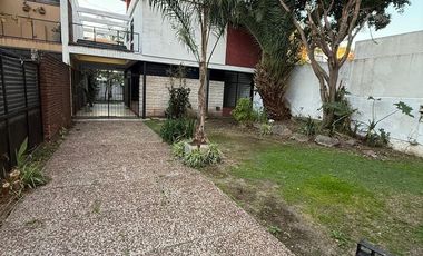 ALQUILER CASA 5 AMBIENTES CON GARAGE Y FONDO RAMOS MEJIA