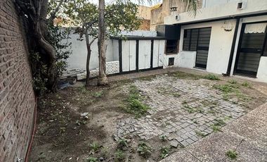 ALQUILER CASA 5 AMBIENTES CON GARAGE Y FONDO RAMOS MEJIA