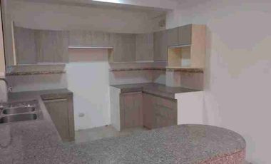 Se alquila casa en Ciudad Celeste de 5 habitaciones