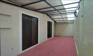 Se alquila casa en Ciudad Celeste de 5 habitaciones