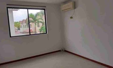 Se alquila casa en Ciudad Celeste de 5 habitaciones