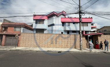 PROPIEDAD RENTERA EN VENTA, UBICADA EN EL NORTE DE QUITO SAN CARLOS, BARRIO EL PORVENIR