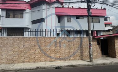 PROPIEDAD RENTERA EN VENTA, UBICADA EN EL NORTE DE QUITO SAN CARLOS, BARRIO EL PORVENIR
