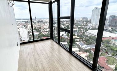 FR/FS Meridian by Avenir 3BR Penthouse Loft 77sqm Home-Office Parking