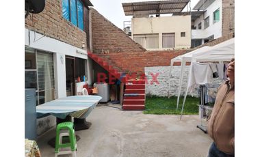 ¡Oportunidad De Inversión En San Juan De Miraflores! – Casa Como Terreno En Venta Con Parámetros Para 6 Pisos