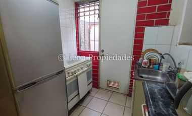 Leon propiedades vende casa en villa, Curacaví centro.