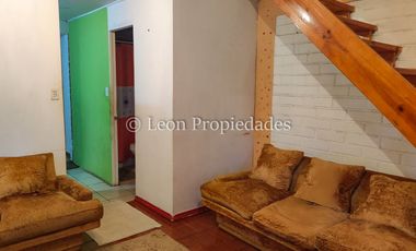 Leon propiedades vende casa en villa, Curacaví centro.