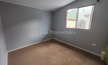 Leon propiedades vende casa en villa, Curacaví centro.