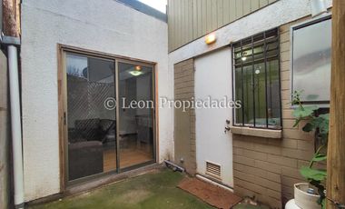 Leon propiedades vende casa en villa, Curacaví centro.