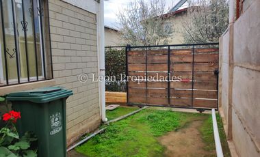 Leon propiedades vende casa en villa, Curacaví centro.