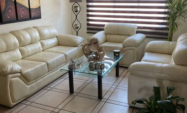 CASA EN RENTA BIEN UBICADA, BUENOS ESPACIOS