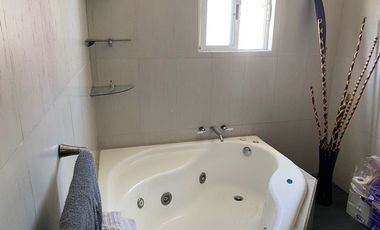 CASA EN RENTA BIEN UBICADA, BUENOS ESPACIOS
