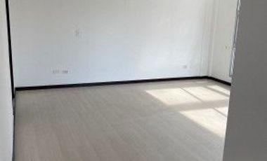 CASA EN VENTA, SECTOR SANTA ROSA TUMBACO, $267000