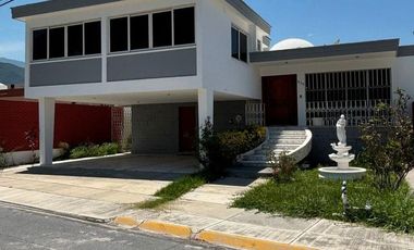 Casa en Venta en Contry frente a Parque