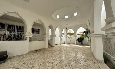 Casa en Venta en Contry frente a Parque