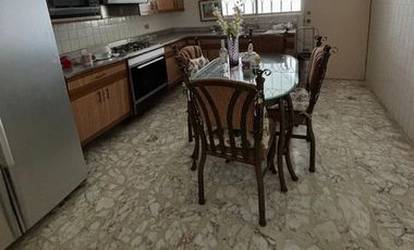 Casa en Venta en Contry frente a Parque