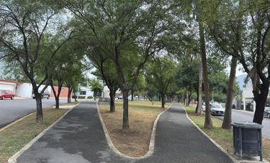 Casa en Venta en Contry frente a Parque