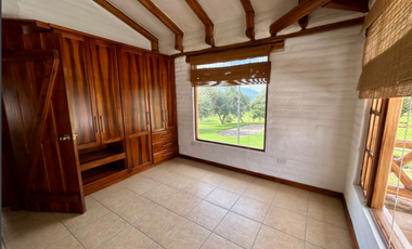 Casa en renta en EXCLUSIVA URBANIZACIÓN de Los Chillos - Sangolqui