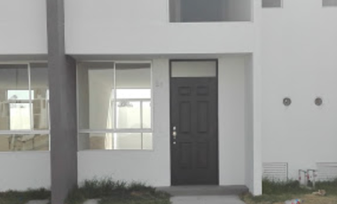 VENDO CASA EN FRACC. TERRASOLARE, TONALA JUNTO PLAZA FUENTE SAN GASPAR