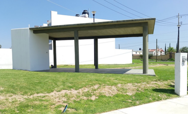 VENDO CASA EN FRACC. TERRASOLARE, TONALA JUNTO PLAZA FUENTE SAN GASPAR