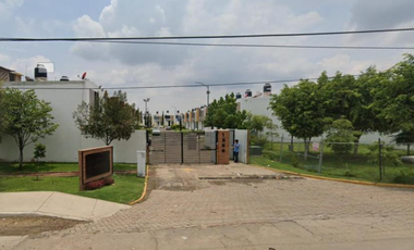 VENDO CASA EN FRACC. TERRASOLARE, TONALA JUNTO PLAZA FUENTE SAN GASPAR