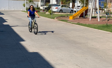 VENDO CASA EN FRACC. TERRASOLARE, TONALA JUNTO PLAZA FUENTE SAN GASPAR