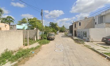 CASA EN VENTA DE REMATE BANCARIO, CALLE 8-C 20, FLOR CAMPESTRE VALLADOLID, YUCATAN. JMJC12