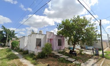 CASA EN VENTA DE REMATE BANCARIO, CALLE 8-C 20, FLOR CAMPESTRE VALLADOLID, YUCATAN. JMJC12