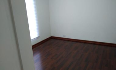 EXCELENTE OPORTUNIDAD: OFICINA RECIÉN REMODELADA EN ALAMEDA 776 PISO 4° - ESQ. SAN FRANCISCO