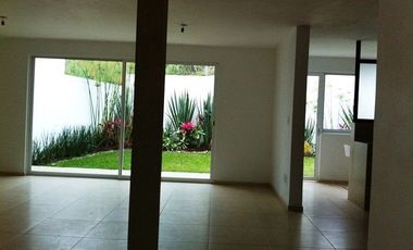Casa Estilo Mexicano Contemporáneo en privada con áreas verdes y juegos infantiles