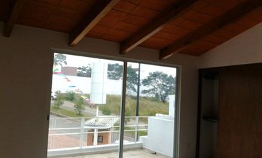 Casa Estilo Mexicano Contemporáneo en privada con áreas verdes y juegos infantiles