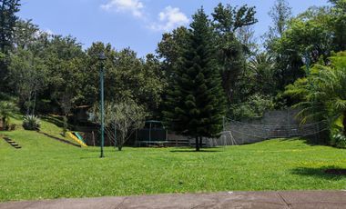 Casa Estilo Mexicano Contemporáneo en privada con áreas verdes y juegos infantiles
