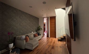 SE VENDE RESIDENCIAL DE LUJO EN JARDINES DEL PEDREGAL