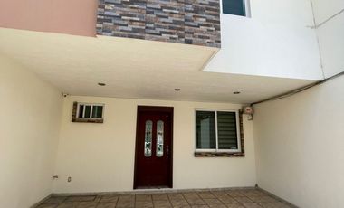 CASA EN VENTA EN REAL PATRIA