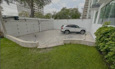 Venta espectacular departamento en San Isidro 714m2, jardines, 10 estacionamientos