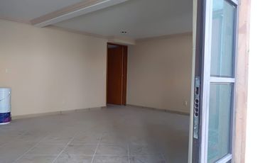 Casa en Coyoacán a 2 Calles de Miguel Ángel De Quevedo. 5 Recamaras, 4 Baños Únicamente 4 casa.