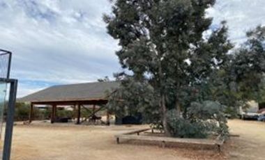 MARAVILLOSA PARCELA: 2 CASAS – PISCINA - 2 CANCHAS DE PÁDEL Y GRAN QUINCHO - TALAGANTE