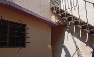 Casa a 3 Calles de Bulevar Adolfo López Mateos, Atizapán, 4 Recamaras, 2  Baños