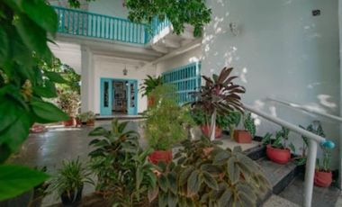 CASA MANGA DOS NIVELES FRENTE A LA BAHIA
