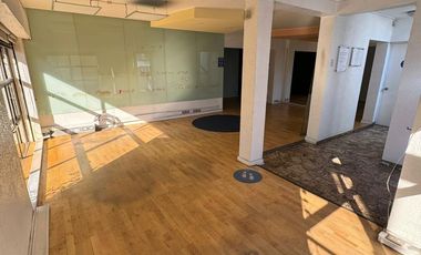 OFERTA ÚNICA – GRAN CASA COMERCIAL EN LOS CONQUISTADORES - PROVIDENCIA