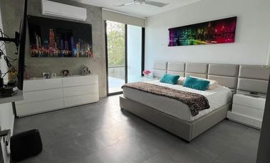 Residencia en Venta en Privada Arbórea Conkal Yucatán