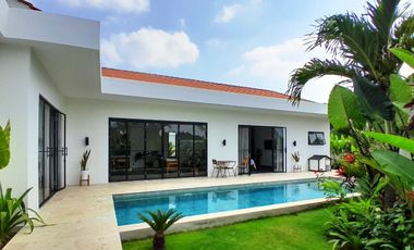 MODERN VILLA WITH 3 BEDROOMS IN CANGGU - BALI