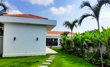 MODERN VILLA WITH 3 BEDROOMS IN CANGGU - BALI