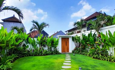 MODERN VILLA WITH 3 BEDROOMS IN CANGGU - BALI