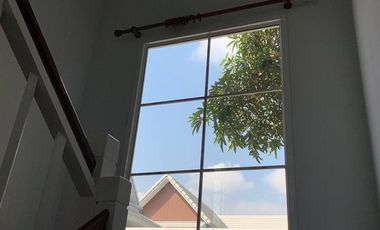 92557 - ขายบ้านเดี่ยว หมู่บ้านวงศ์กรริเวอร์วิว ริมแม่น้ำบางปะกง บรรยากาศดี ใกล้วัดหลวงพ่อโสธร
